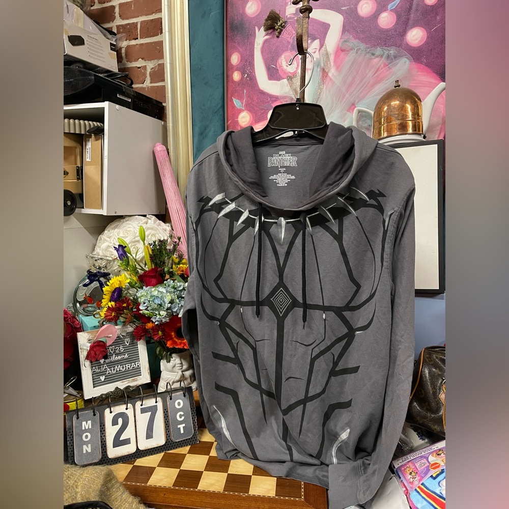 Marvel Black Panther Gray Long Sleeve Graphic Print Hooded T-Shirt Mens S large